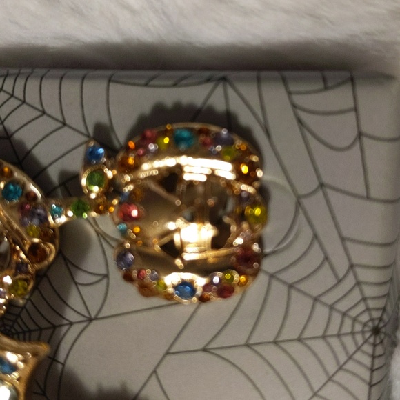 NWOT Gold Toned Pumpkin Brooch with Matching Earrings Both Metallic & Bejeweled - Picture 6 of 10